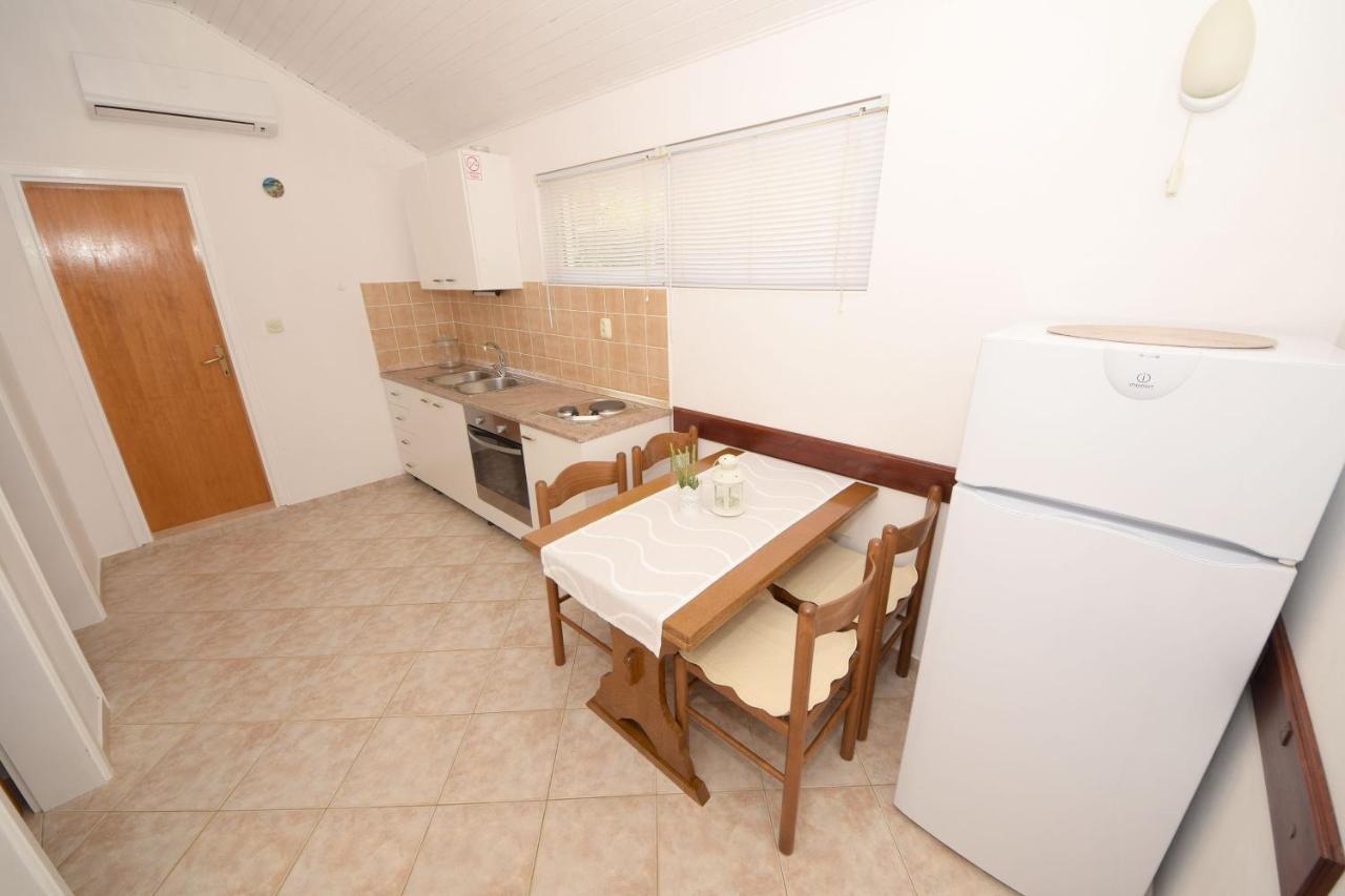 Apartments By The Sea Podobuce, Peljesac - 631 Bagian luar foto
